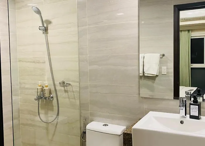 Savvy 3br Near Okada Apartment *